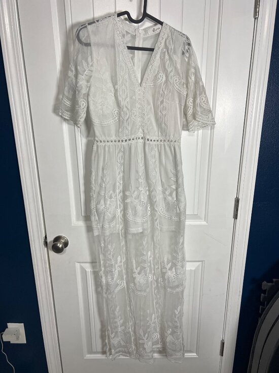 Eleter Dresses & Skirts - Eleter White Lace Maxi Dress With Sheer Floral Embroidery And V-Neckline Size S
